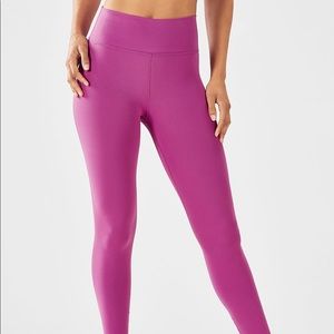 Fabletics High-Waisted PowerHold 7/8 leggings XXS